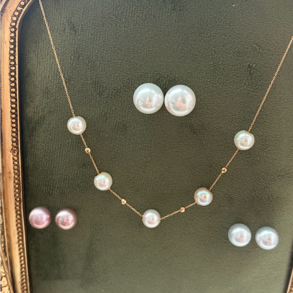 Solid 18K Gold Akoya Pearl Necklace